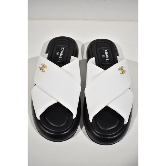 Chanel Black White Fabric Criss Cross Puffy CC Logo Slide Mule Sandal Flat 38 - Picture 6 of 12